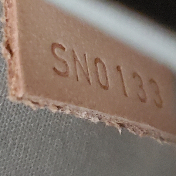 Louis Vuitton Alma GM Blanc Corail Vernis - Picture 12 of 16